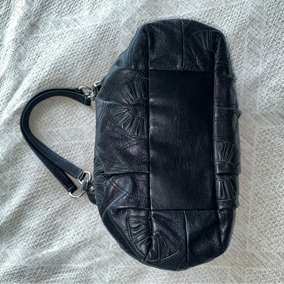 Genuine leather Coach shoulder bag - Picture 5 of 8